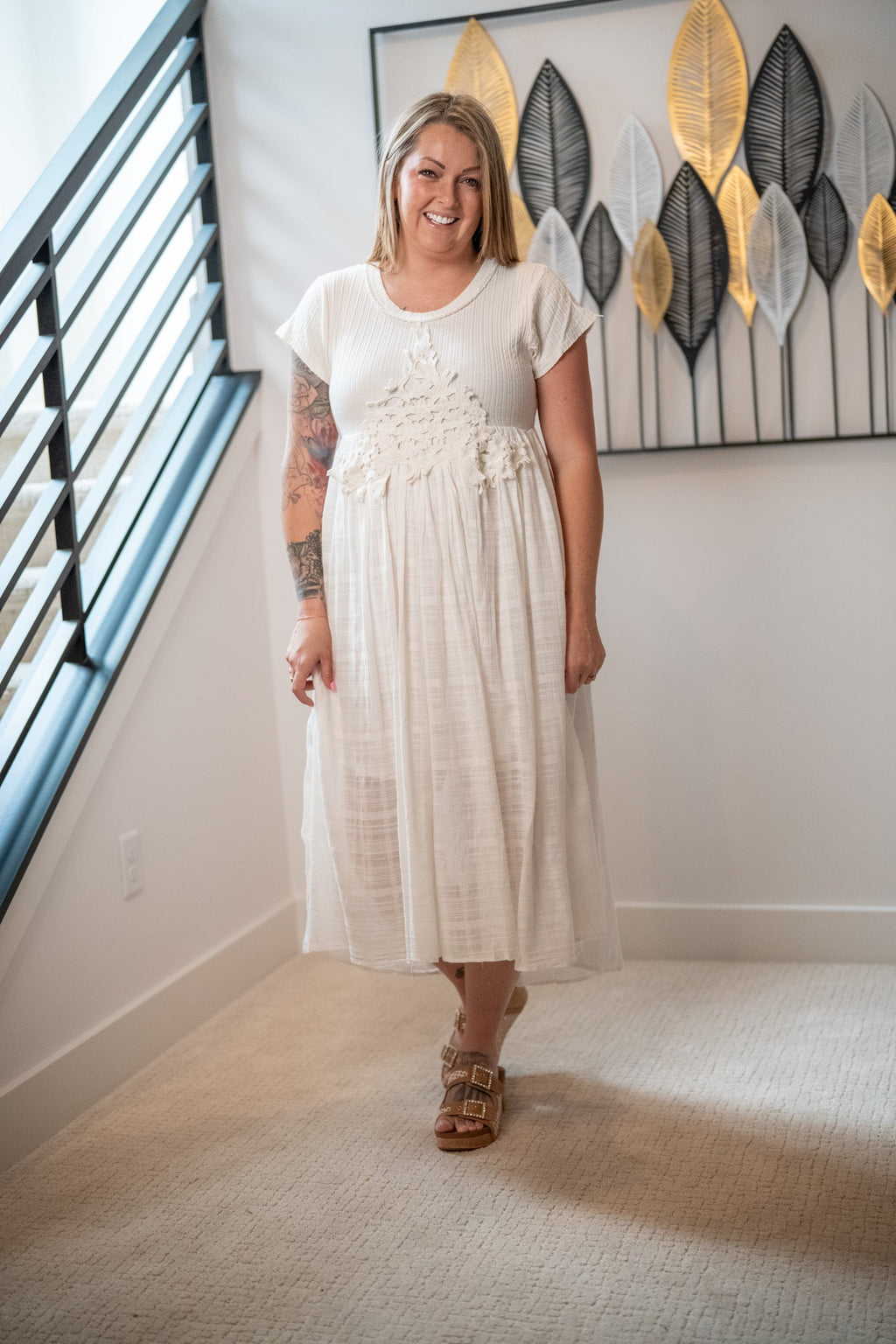 Oli & Hali Washed Cream Hi-Low Maxi Dress – Short Sleeve