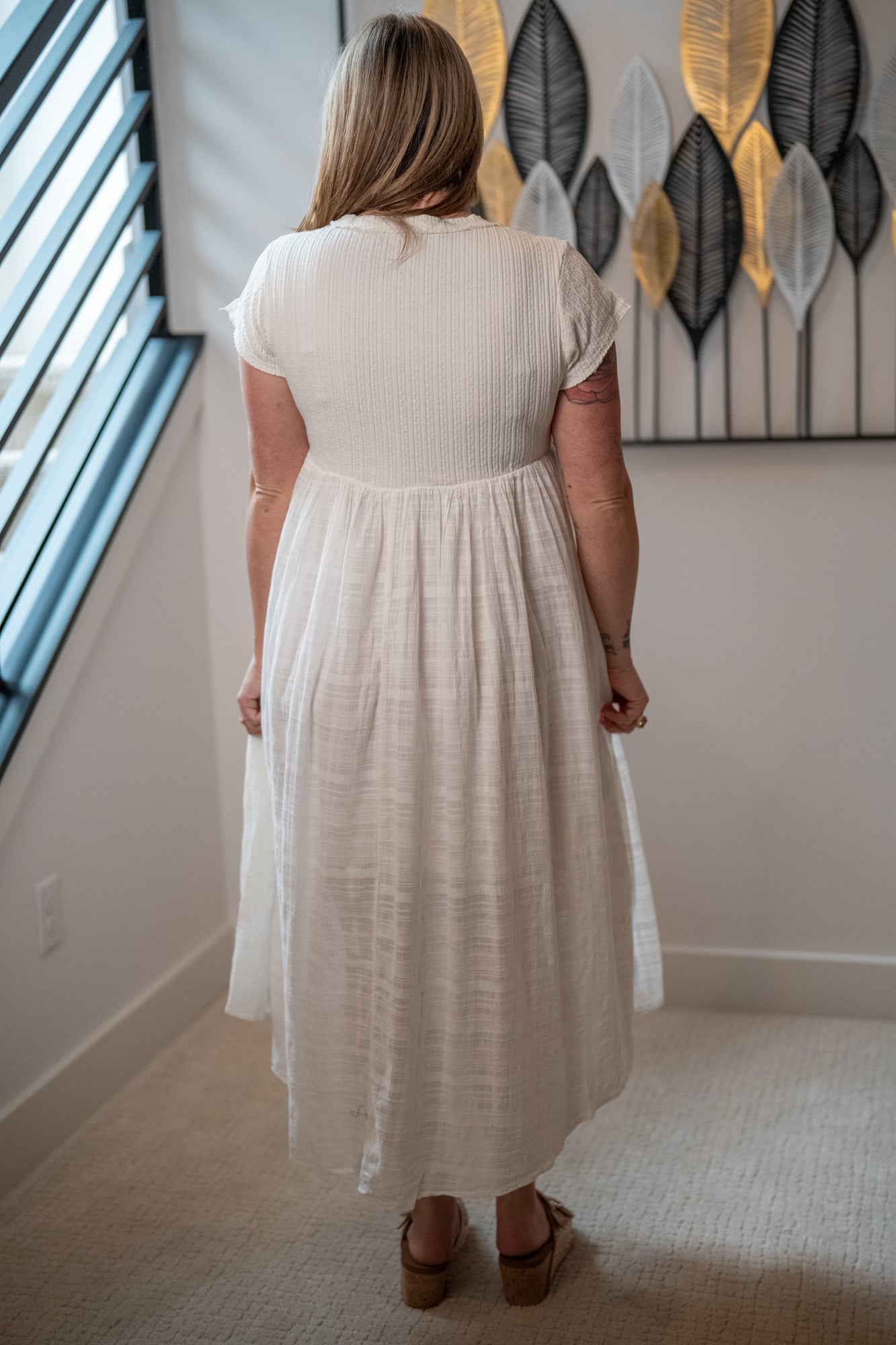 Oli & Hali Washed Cream Hi-Low Maxi Dress – Short Sleeve