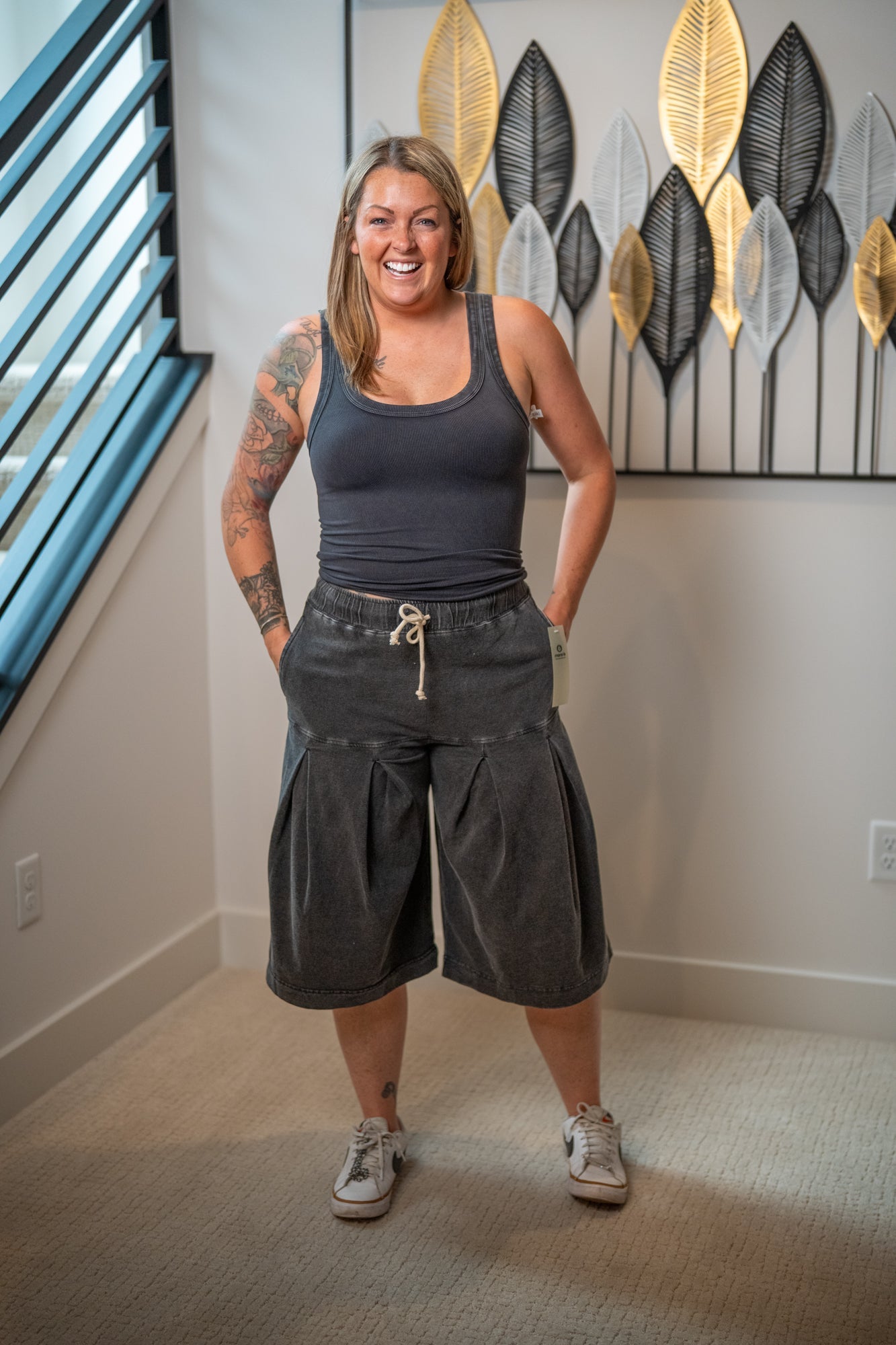 mono b - Mineral Wash Pleated Mid-Length Pants