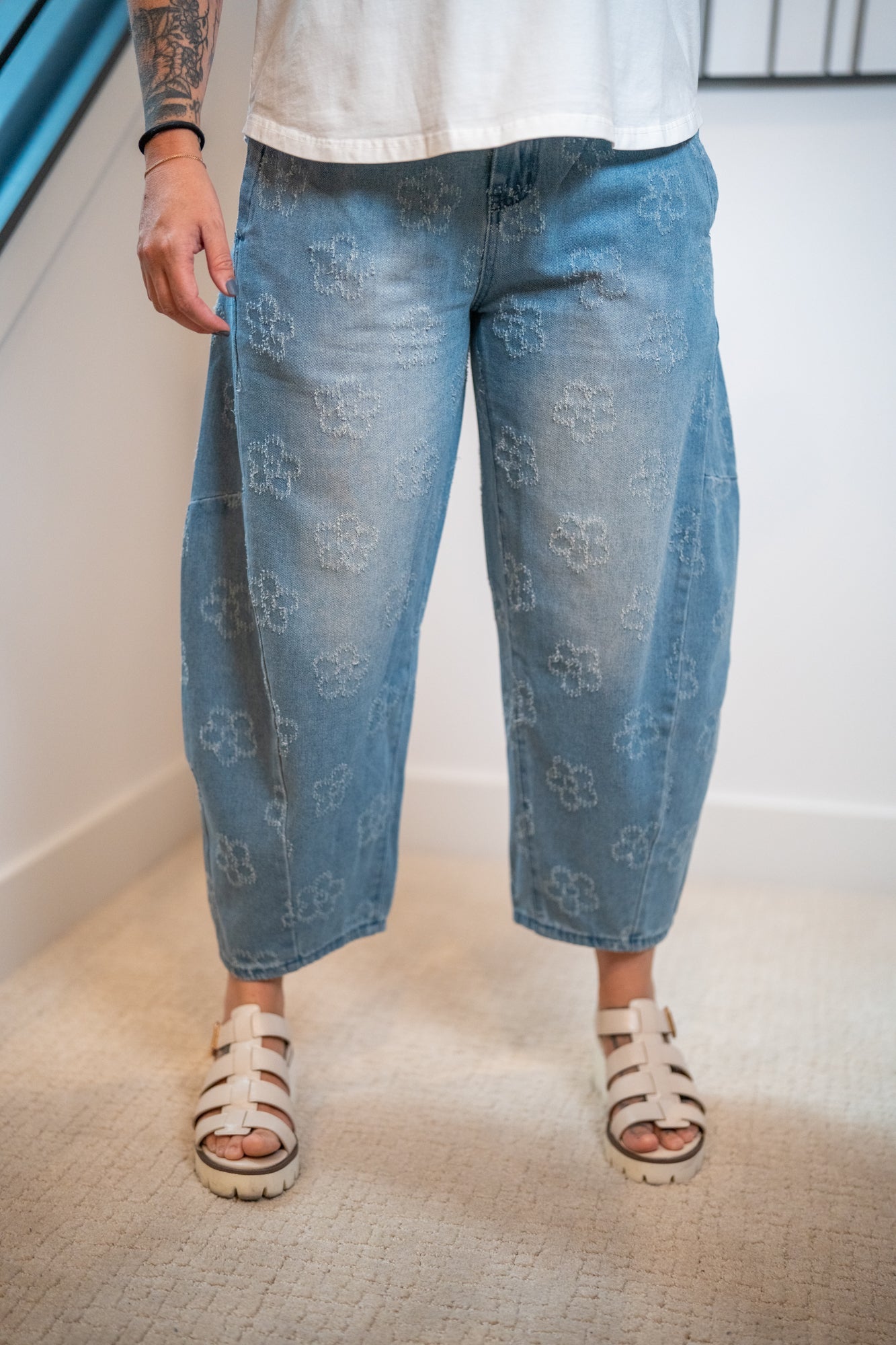 Easel Flower Rush Barrel Pants