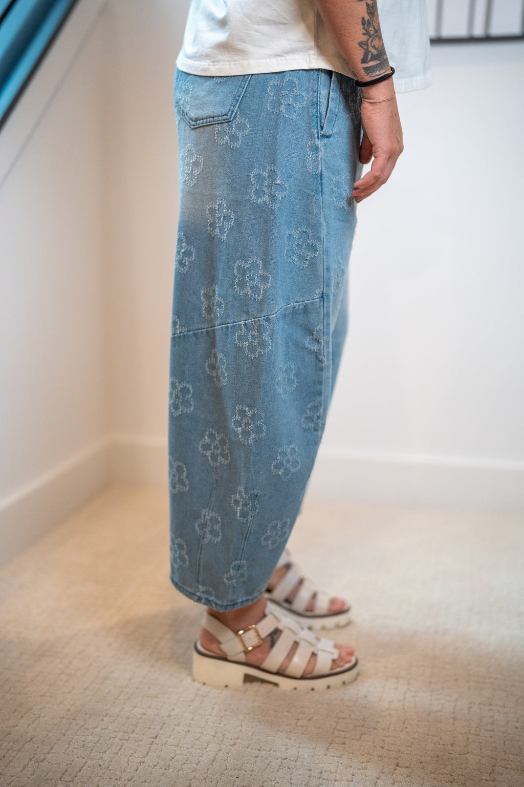 Easel Flower Rush Barrel Pants