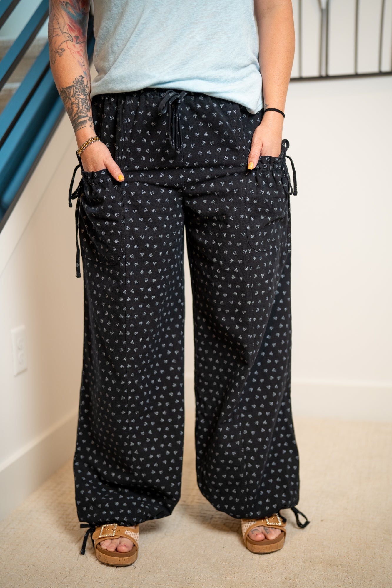 Easel Texture Woven Mineral Washed Wide Leg Pants – Dainty Floral Print