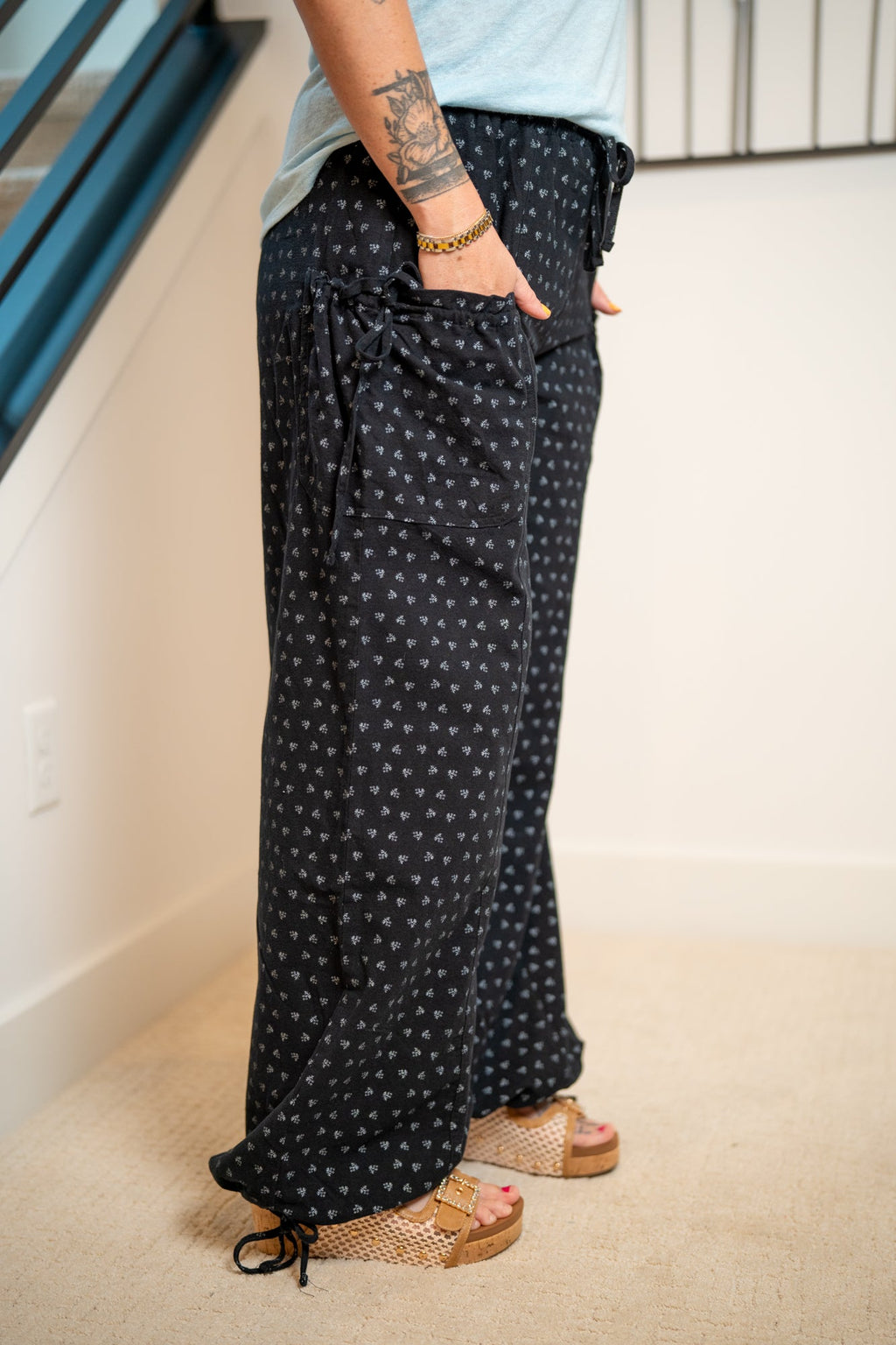 Easel Texture Woven Mineral Washed Wide Leg Pants – Dainty Floral Print