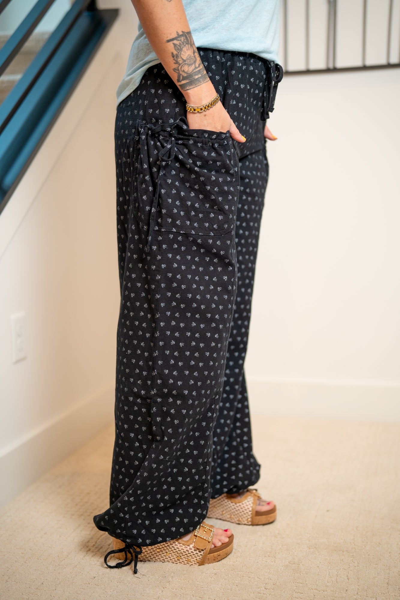 Easel Texture Woven Mineral Washed Wide Leg Pants – Dainty Floral Print