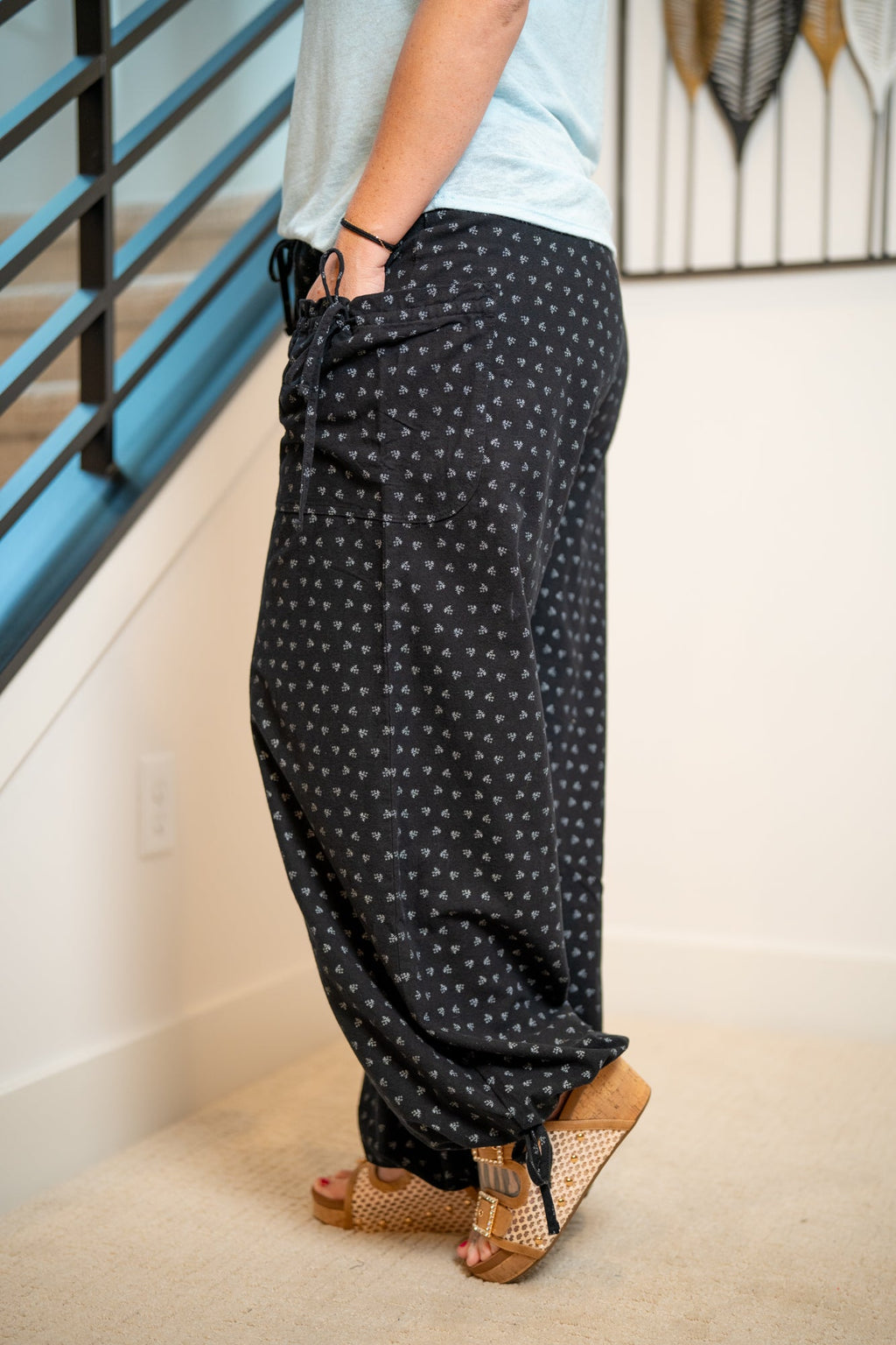 Easel Texture Woven Mineral Washed Wide Leg Pants – Dainty Floral Print