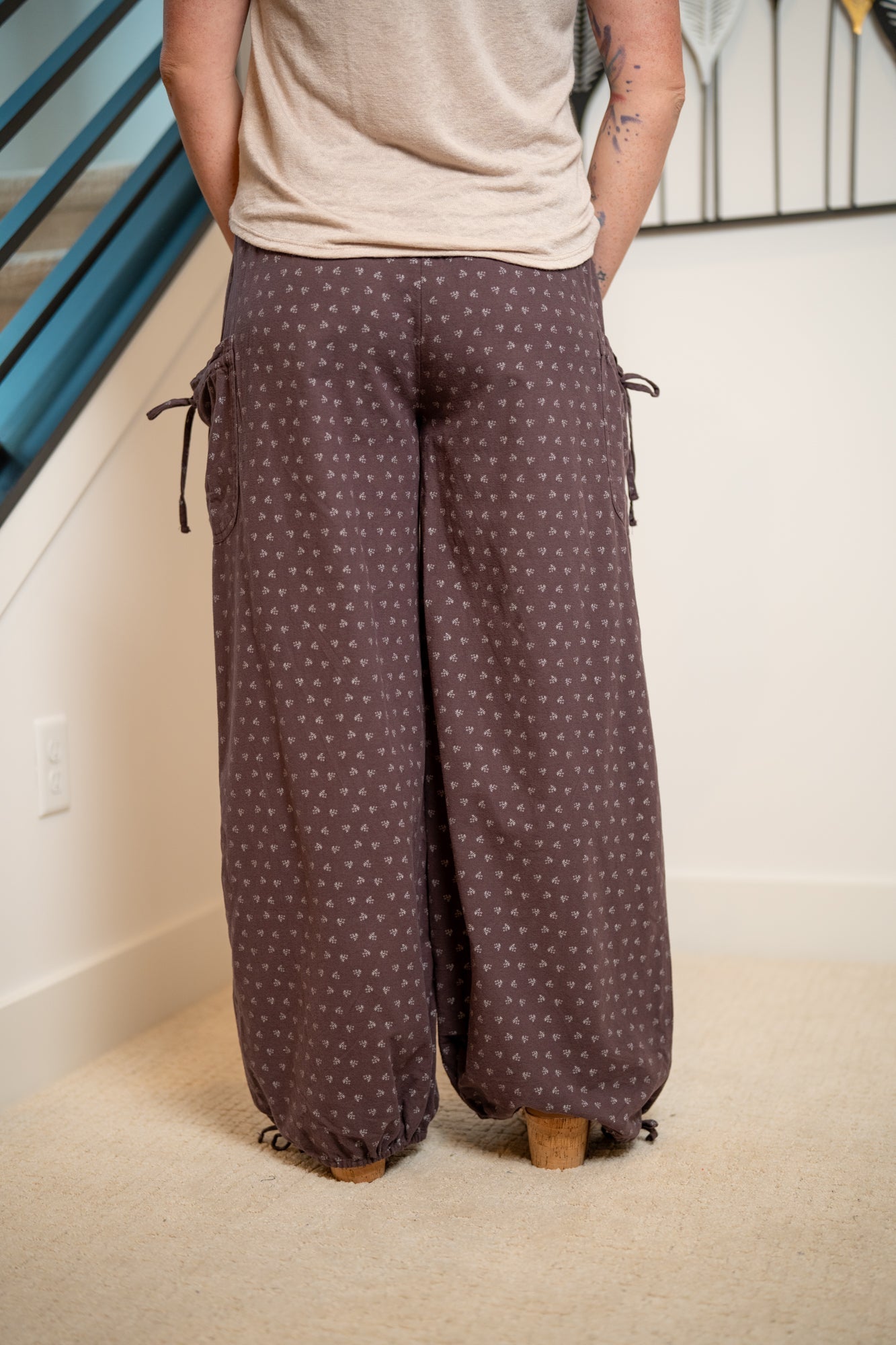 Easel Texture Woven Mineral Washed Wide Leg Pants – Dainty Floral Print