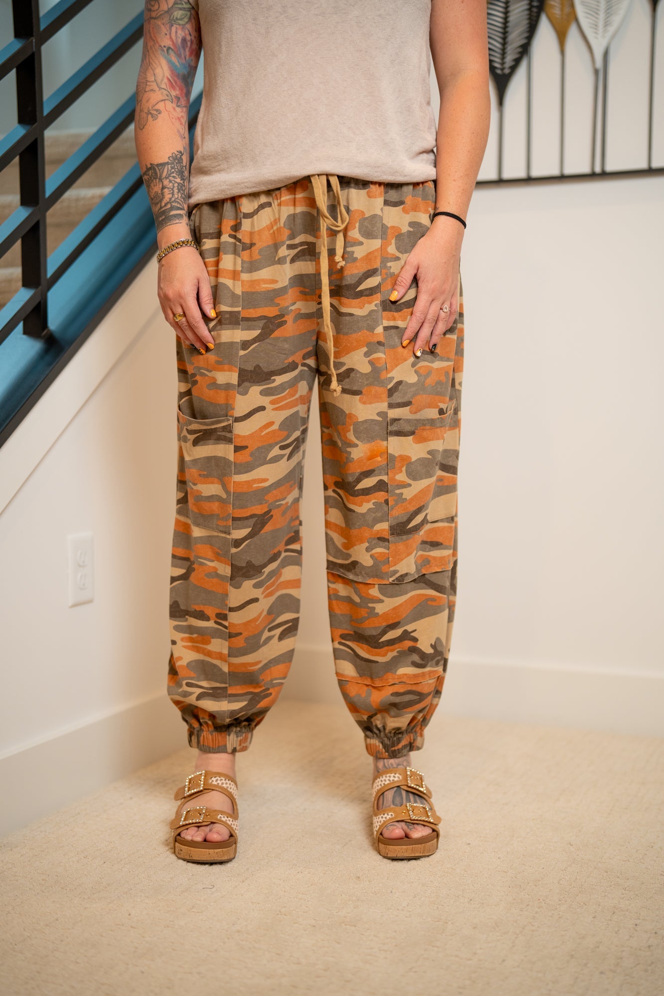 Easel Washed Knit Camouflage Pants – Rust Grey