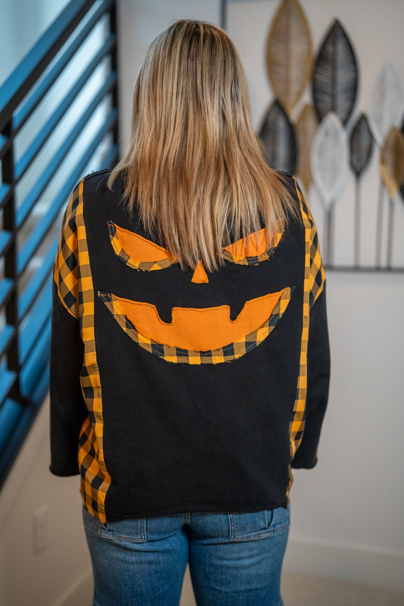Mello Spooky Face Jack-O’-Lantern Top – Halloween Plaid Accent