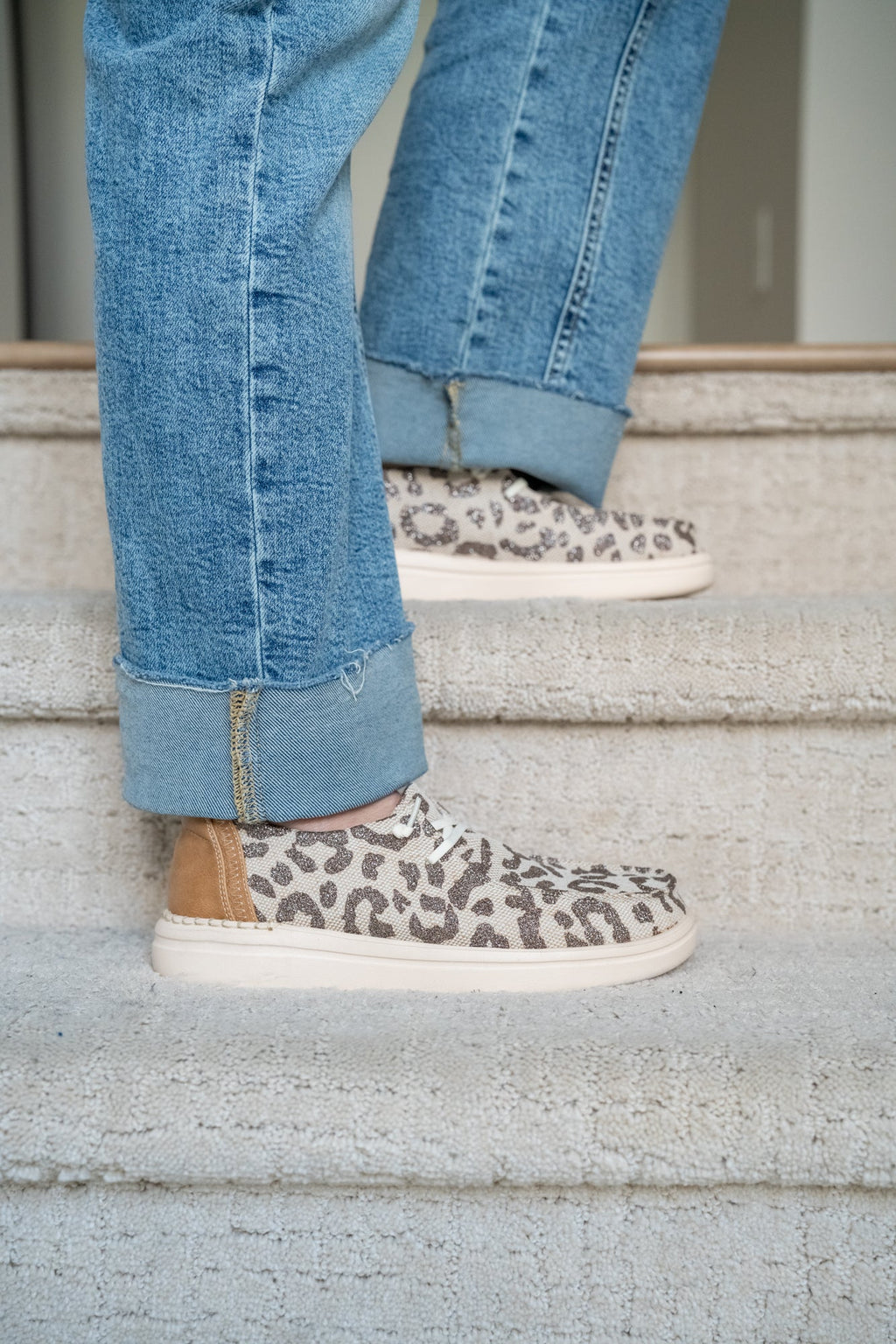 Corkys Kayak 2 - Tan Metallic Leopard