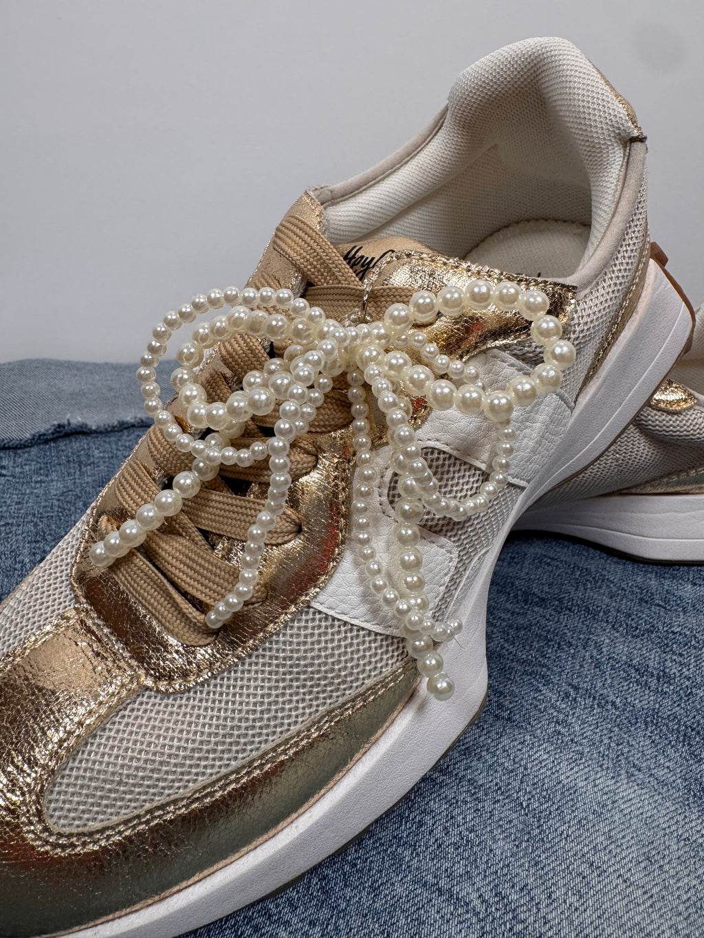 Pearl Bow Shoe Charm Set